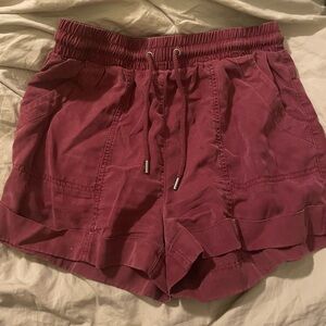 Universal Thread Women's Burgundy Shorts